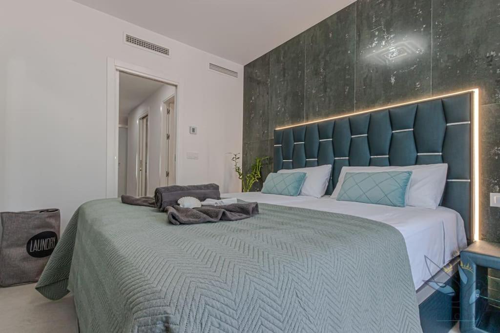 Puerto Marina Luxury 2Bdr Apartment With Sea View 베날마데나코스타 외부 사진